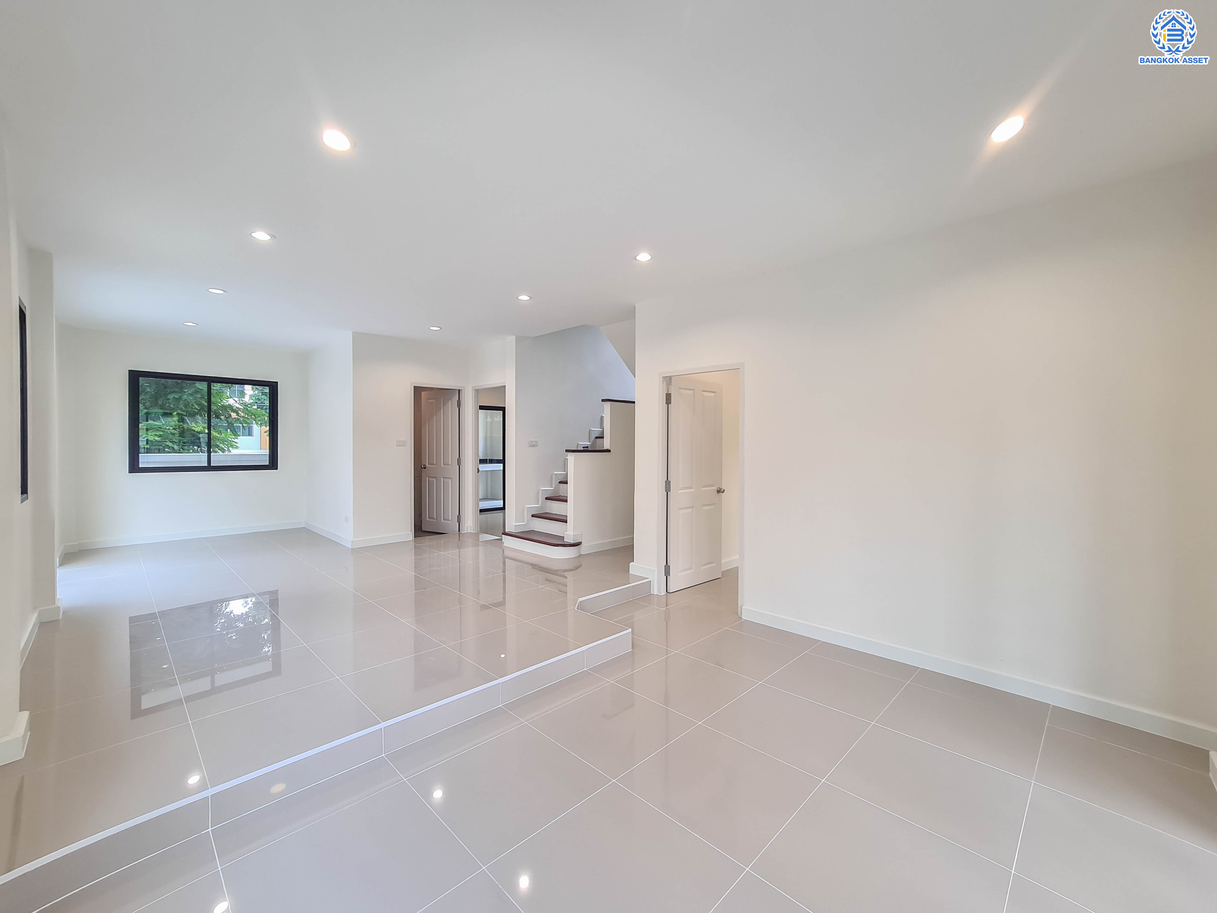 บ้านมือสองตกแต่งใหม่ แบรนด์ LH โครงการ ชัยพฤกษ์ บางบัวทอง หลังใหญ่ เนื้อที่ 55.2 ตร.ว. ฟังก์ชัน 3 ห้องนอน 3 ห้องน้ำ 1 ห้องอเนกประสงค์ พร้อม Facilities ครบครัน บนทำเลเดินทางสะดวก ติดถนนบางกรวย-ไทรน้อย ใกล้เซ็นทรัลเวสต์เกต และรถไฟฟ้าสายสีม่วง "สถานีบางพลู"